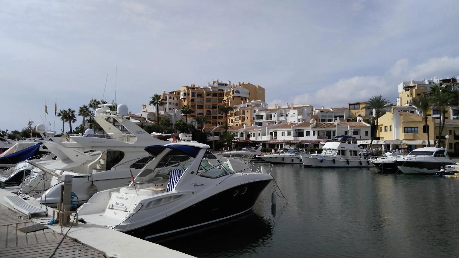 Apartment In Cabopino Marbella